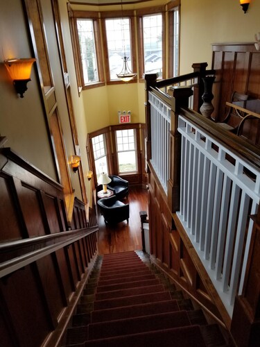 Guest quarters at the inn - 205