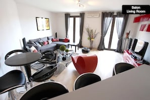 Smart TV - Heart of Cannes - 2 rooms modern (Cannes)