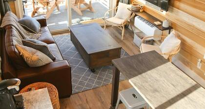 Star Lily: hillside tiny home with fire‑pit