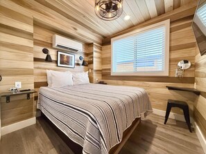 2 bedrooms, iron/ironing board, travel cot, WiFi