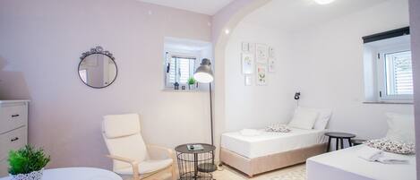 Free WiFi, bed sheets