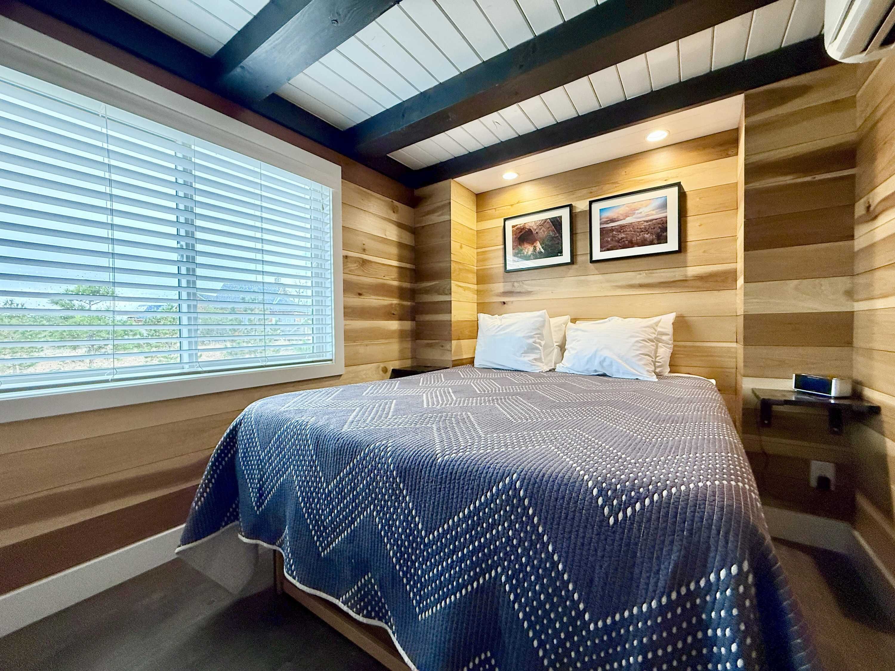 2 slaapkamers, een strijkplank/strijkijzer, reisbedje, wifi