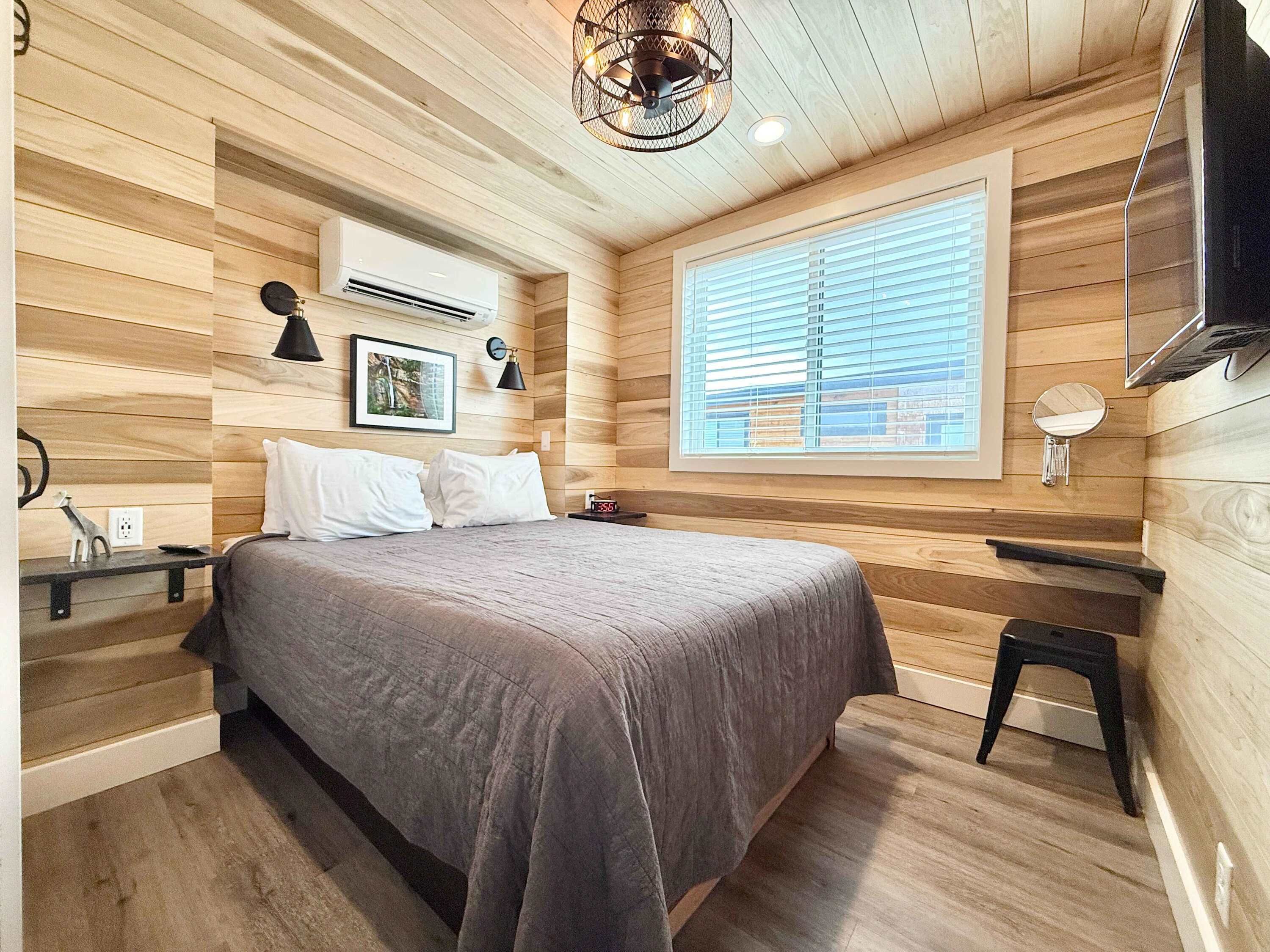 2 slaapkamers, een strijkplank/strijkijzer, reisbedje, wifi