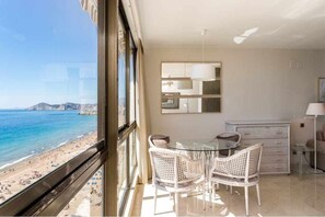 تناول الطعام