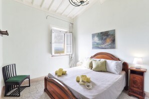 4 bedrooms, iron/ironing board, WiFi, bed sheets - Period residence in medieval town in the center of Tuscany (Palaia)