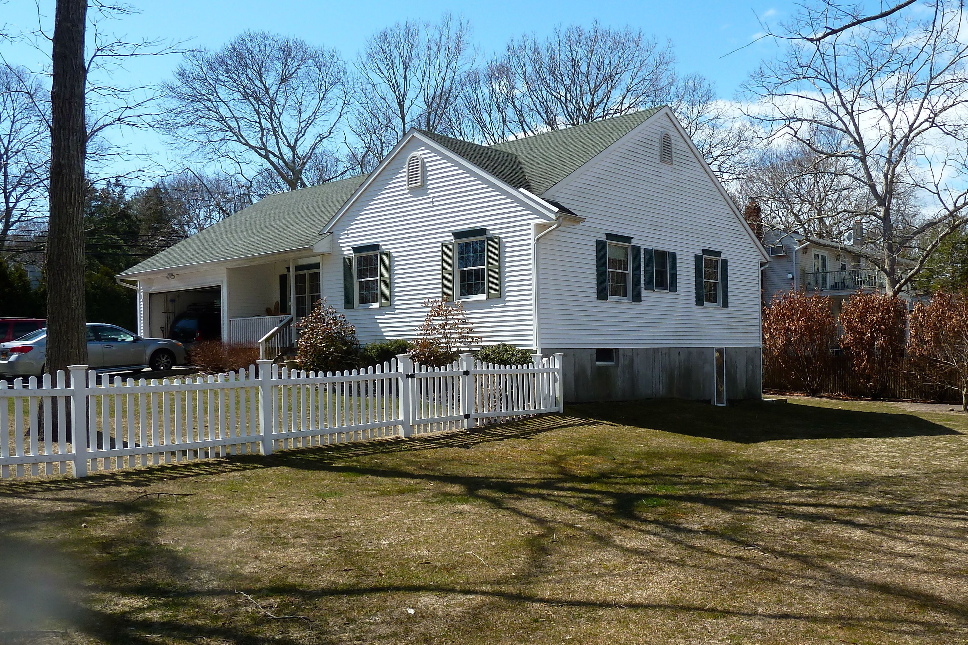 3 Br North Fork Getaway In Private Beach Community