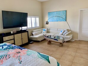 4 bedrooms, iron/ironing board, WiFi, bed sheets