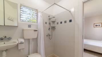 Appartamento familiare | Bagno | Doccia, asciugamani, sapone, shampoo