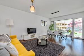 TV - Lovage Yellow Apartment, AC, Wifi, Elevator (Lisboa)