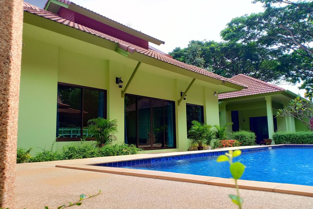 2 Bedrooms - Pool Front Family Bungalow    | Quang cảnh từ phòng
