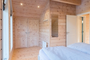 4 Schlafzimmer, Bügeleisen/Bügelbrett, WLAN
