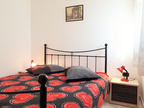 1 quarto, Wi-Fi de cortesia, roupa de cama