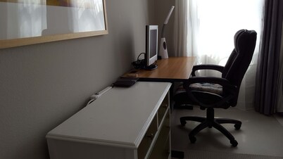 Lux Bedroom in North San Jose 北聖何西單獨浴室的寬敞整洁大臥室