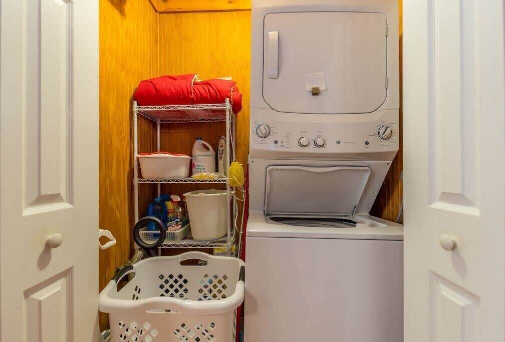 Take advantage of the in-cabin washer and dryer whenever needed.