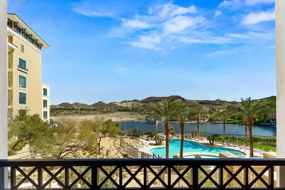 Luxury Suite: Wake to Lake & Pool Views