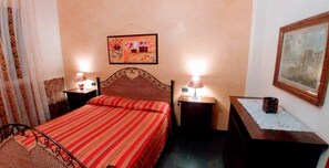 2 slaapkamers, een strijkplank/strijkijzer, wifi, beddengoed