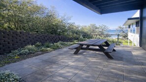 Outdoor dining - Onondagas, TOP NOTCH (MINNIE WATER)