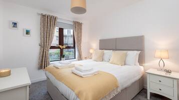 1 bedroom, iron/ironing board, Internet, bed sheets