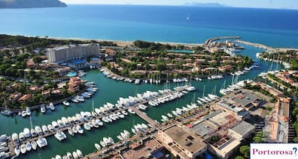 Elegant Sicilian-style villa in the Marina di Portorosa marina
