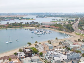 Marina - Bay Front Luxury Penthouse w/elev. & AC! Enjoy multiple outside patios & views! (San Diego)