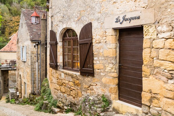 Exterior detail - In the heart of Beynac, your cosy rental (Beynac-Et-Cazenac)