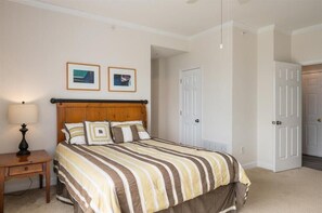 3 bedrooms, iron/ironing board, free WiFi