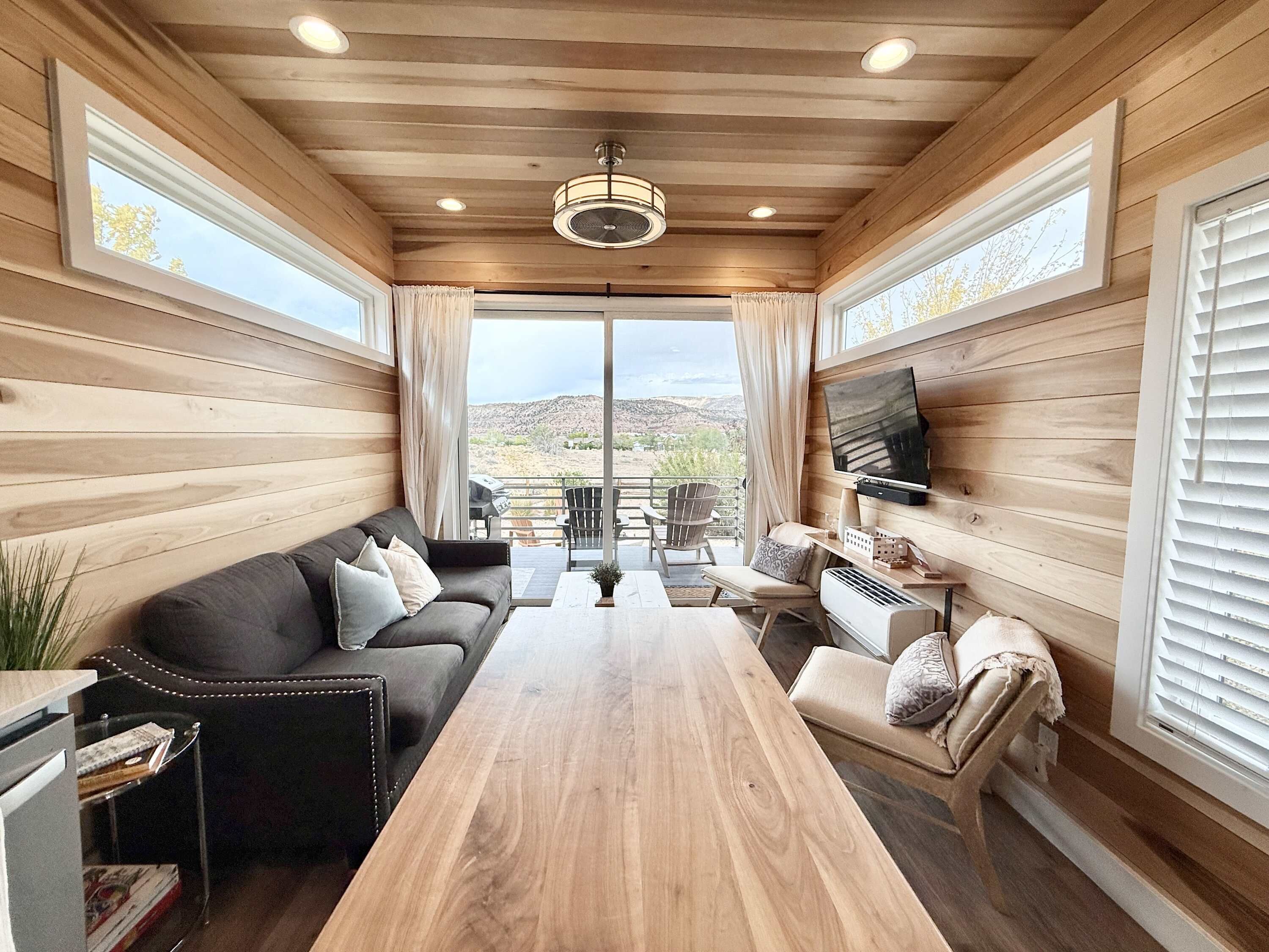 Flat-screen TV, offices