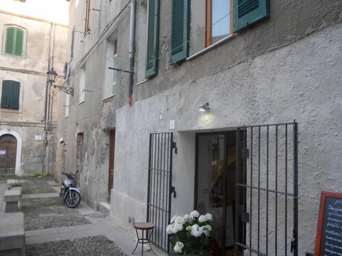 License R 4539 Pleasant and comfortable small apartment in central location