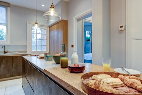 Rawlinson Road 10B | Oxford Holiday Let | 2 Beds & Sleeps 4