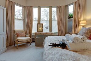 2 bedrooms, desk, iron/ironing board, WiFi - Rawlinson Road 10B | Oxford Holiday Let | 2 Beds & Sleeps 4 (Oxford)
