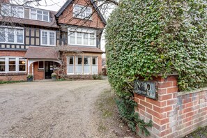 Exterior - Rawlinson Road 10B | Oxford Holiday Let | 2 Beds & Sleeps 4 (Oxford)