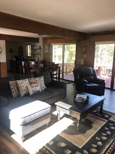 Quechee Condo - Affordable Vacation Resort ~Ski/Golf/Tennis/Lake/Pool/Gym