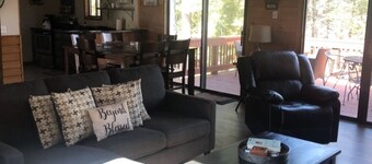 Quechee Condo - Affordable Vacation Resort ~Ski/Golf/Tennis/Lake/Pool/Gym