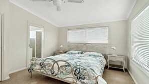 5 habitaciones y tabla de planchar con plancha