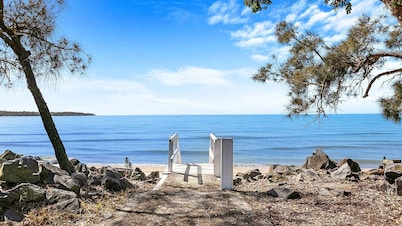 The Purple Cottage - Burrum Heads - Walk To Beach -2BR -...