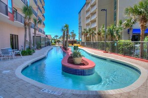 Innendørsbasseng og utendørsbasseng