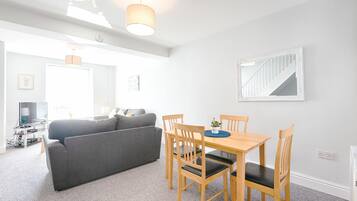 House, 3 Bedrooms | Living area | Smart TV