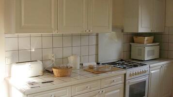 Micro-ondas, fogão, cooktop, lava-louças