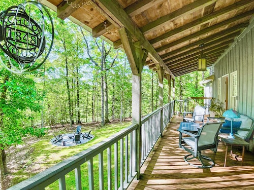 Historical Schoolhouse You Won't Want to Leave - Dogs Stay Free!