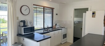 The Captains Cottage - Dip your toes in the sand