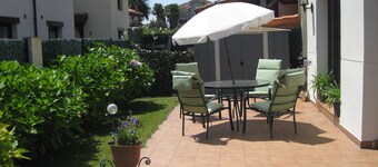 Villa with large garden next to the park Cabárceno