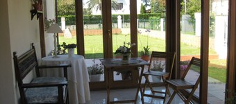 Villa with large garden next to the park Cabárceno