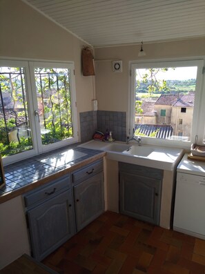 雪櫃、焗爐、爐具、洗碗機