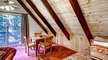 3 bedrooms, bed sheets