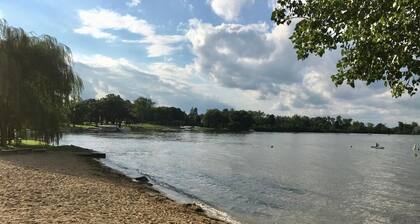 IVP Manor House Close to Lake, Beach & Naval Base