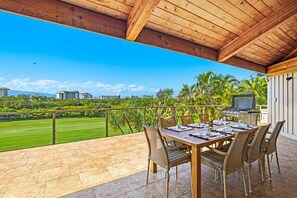Outdoor dining - Hale Holokai at KAANAPALI VISTA~LUXURY Golf Course Ocean View Home 6 bedroom 3 bathroom~ (Lahaina)