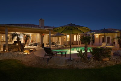 Upscale Quiet Luxury Living In Palm Desert! CLOSE to Shopping Golf ⛳️