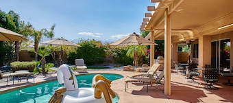 Upscale Quiet Luxury Living In Palm Desert! CLOSE to Shopping Golf ⛳️