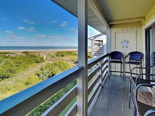 Stunning Views w/ Large Balcony, Community Pool. Watch the Dolphins & Ships!