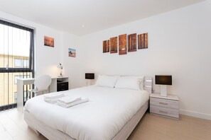 Executive-Apartment, Mehrere Betten | Hochwertige Bettwaren, Betten mit Memory-Foam-Matratzen